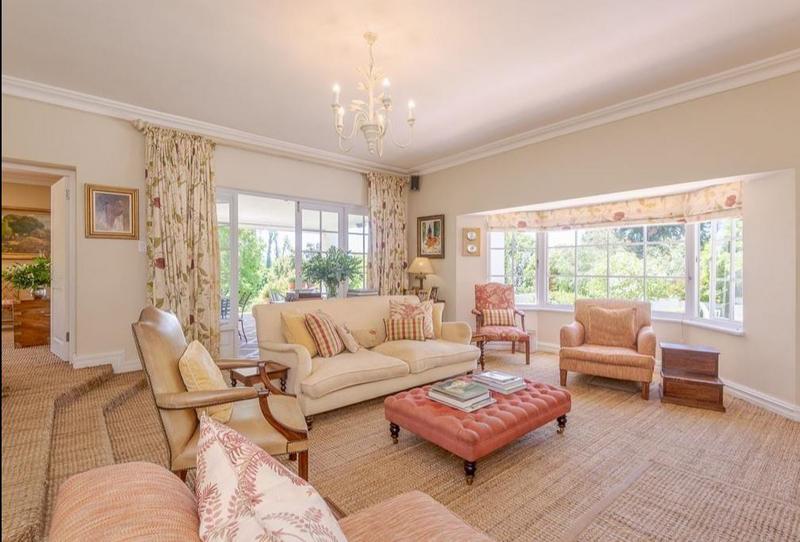 6 Bedroom Property for Sale in Constantia Upper Western Cape